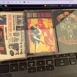 Guns N’ Roses cassette tape lot x3